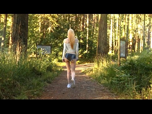 ❤️ Vakker kvinne beveger seg sakte, ikke nakenvideo ❤️  Sex hos oss no.8kpornvids.ru ❌️❤